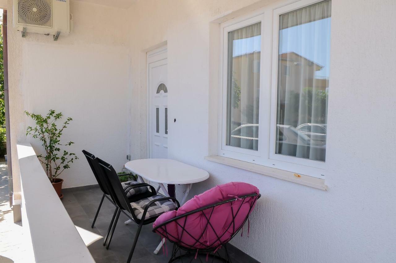Apartment Neva Split Exterior photo